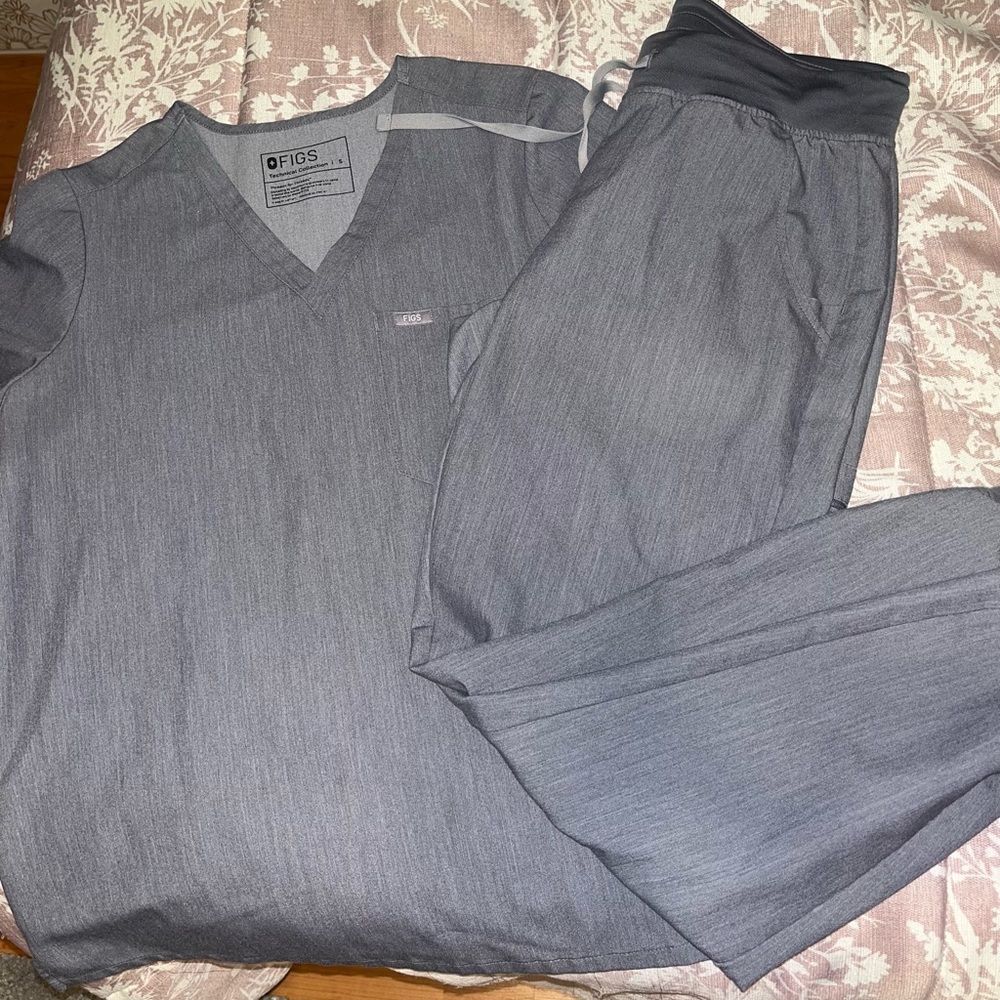 Figs scrubs